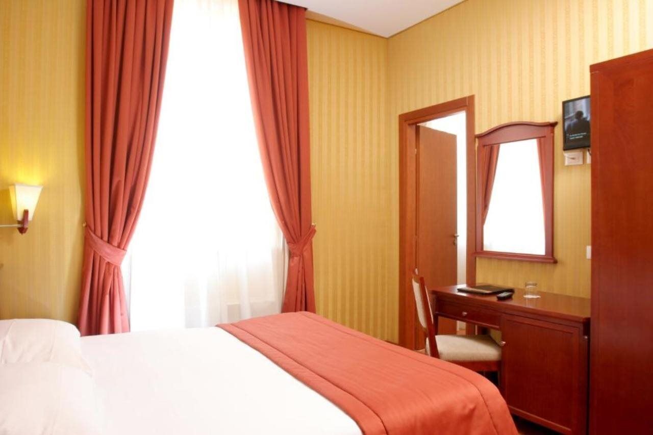 Augusta Lucilla Palace Roma Rom bilde